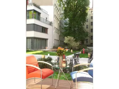 Ein Garten an der Unterkunft Berlin-City Comfortable holiday residence