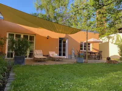 Ein Garten an der Unterkunft Villa Kersdorf
