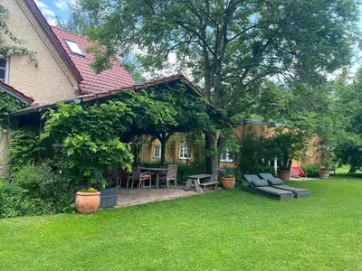Ein Garten an der Unterkunft Villa Kersdorf