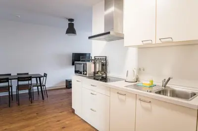 Küche/Küchenzeile in der Unterkunft Fantastic 2 Bedroom Apartment