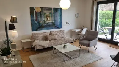 Ein Sitzbereich in der Unterkunft LUXI luxuriöses Appartement mit Terrasse und Garten mitten in Berlin