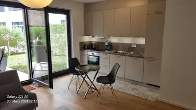 Küche/Küchenzeile in der Unterkunft LUXI luxuriöses Appartement mit Terrasse und Garten mitten in Berlin