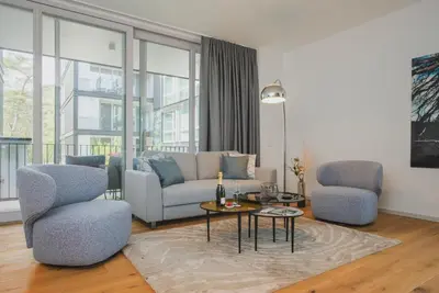 Ein Sitzbereich in der Unterkunft Marina Apartment SeeFlair Saarow mit Pool & Sauna