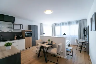 Küche/Küchenzeile in der Unterkunft Helios Berlin Apartments