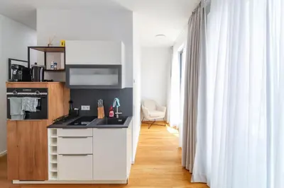 Küche/Küchenzeile in der Unterkunft Helios Berlin Apartments