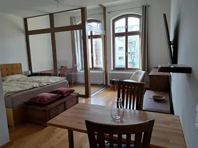 Ein Bett oder Betten in einem Zimmer der Unterkunft charmantes Wohnen für 2