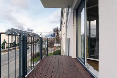 Ein Balkon oder eine Terrasse in der Unterkunft In 20-30 Minuten im Zentrum