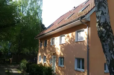 Das Gebäude in dem sich die Ferienwohnung befindet