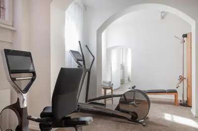 Das Fitnesscenter und/oder die Fitnesseinrichtungen in der Unterkunft Wilmina Apartments & Lofts