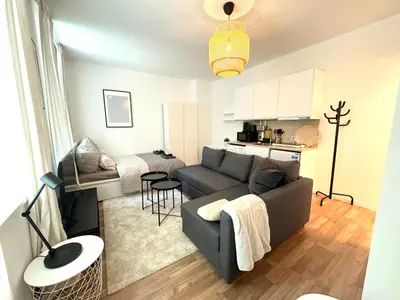 Ein Sitzbereich in der Unterkunft RED STONE Apartments Central Berlin