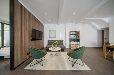 TV/Unterhaltungsangebot in der Unterkunft Homely Berlin - Luxury Loft, Modern, Near Kurfürstendamm I Cafe