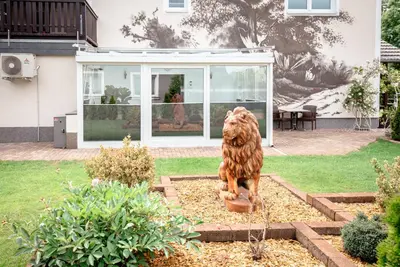 Ein Garten an der Unterkunft Landpartie
