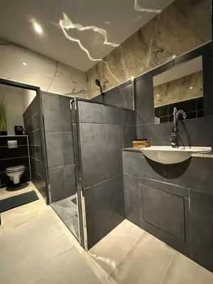 Ein Badezimmer in der Unterkunft Easy Apartment - Kreuzberg near Ostkreuz & East Side Gallery