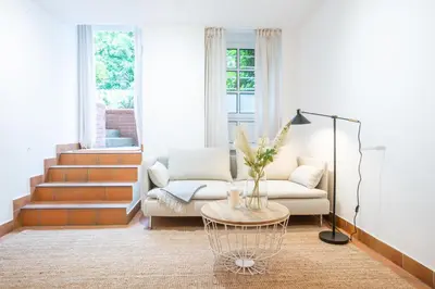 Ein Sitzbereich in der Unterkunft Charmantes 2-Zimmer-Apartment mit Vorgarten
