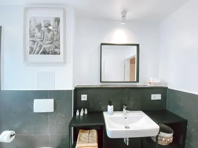 Ein Badezimmer in der Unterkunft BetterBeds Berlin