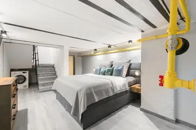 Ein Bett oder Betten in einem Zimmer der Unterkunft The Mierendorf I, campy group & family apartment, 1BR, 1 Living room, ideal for 2 - 4 Guests