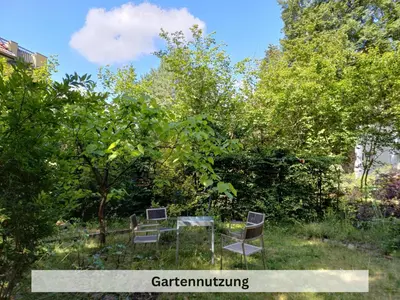 Ein Garten an der Unterkunft Ivy Haus