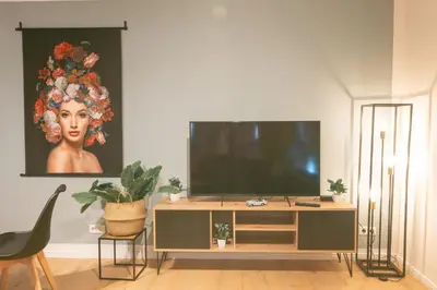 TV/Unterhaltungsangebot in der Unterkunft Blue Chili 34 - City Apartment für 4 in Karlshorst