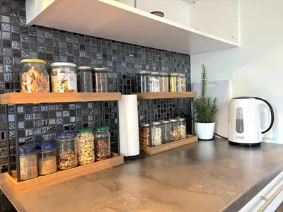 Küche/Küchenzeile in der Unterkunft Luxus Maisonette-Apartment - Werde zum König in der Traumwelt Beerfelde
