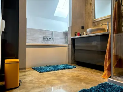 Küche/Küchenzeile in der Unterkunft Luxus Maisonette-Apartment - Werde zum König in der Traumwelt Beerfelde