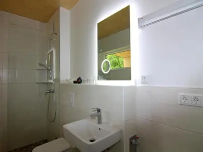 Ein Badezimmer in der Unterkunft Moderne Ferienwohnung in Berlin Mahlsdorf