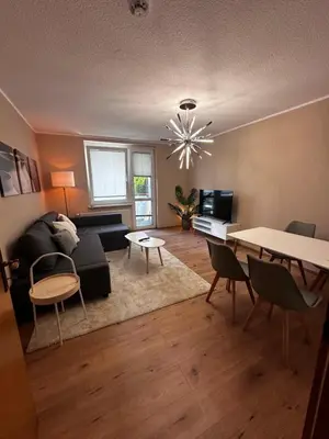 TV/Unterhaltungsangebot in der Unterkunft 3-Zimmer Ferienunterkunft inkl Parkplatz und Balkon, mit Nähe zum See