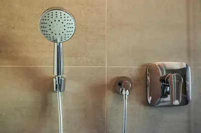 Ein Badezimmer in der Unterkunft The Rix Studios & Suites