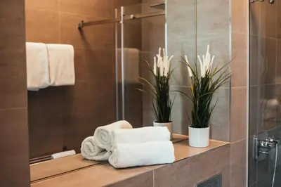 Ein Badezimmer in der Unterkunft The Rix Studios & Suites