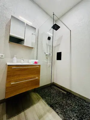 Ein Badezimmer in der Unterkunft HOLI DAY SPA 2-Bett Zimmer App 4