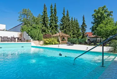 Der Swimmingpool an oder in der Nähe von HOLI DAY SPA 2-Bett Zimmer App 4