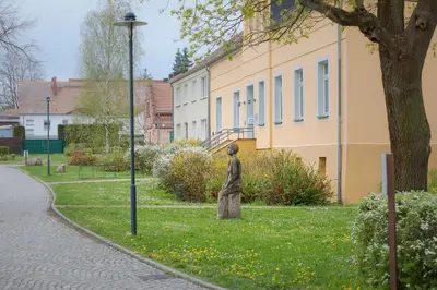 Ein Garten an der Unterkunft Apartment Premium Plus im Gustav Seitz Gästehaus