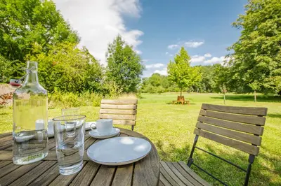 Ein Garten an der Unterkunft Apartment Premium im Gustav Seitz Gästehaus