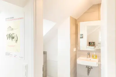 Ein Badezimmer in der Unterkunft Studio On Top im Gustav Seitz Gästehaus