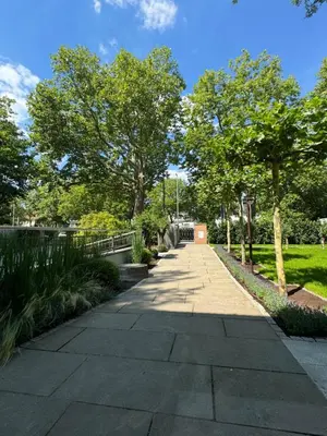 Ein Garten an der Unterkunft Garden Apartments