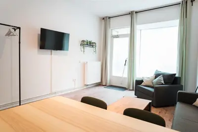 TV/Unterhaltungsangebot in der Unterkunft Spacious 1-Bedroom Apartment in Kreuzberg
