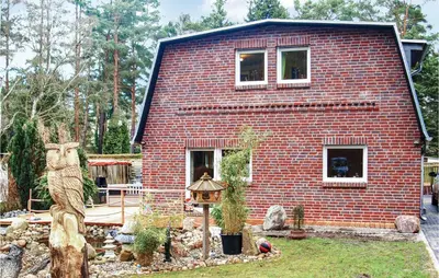 Ein Garten an der Unterkunft 4 Bedroom Gorgeous Home In Berlin