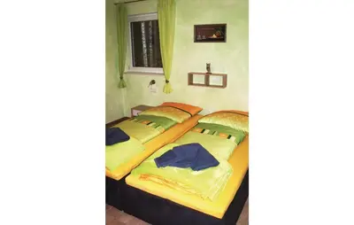 Ein Bett oder Betten in einem Zimmer der Unterkunft 4 Bedroom Gorgeous Home In Berlin