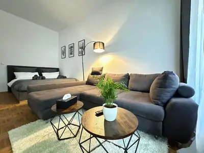 Ein Sitzbereich in der Unterkunft HolidayHome Apartments I Top Design Apartment in Heart of Berlin-Friedrichshain