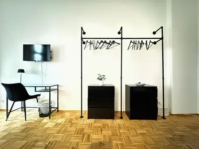 TV/Unterhaltungsangebot in der Unterkunft HolidayHome Apartments I Top Design Apartment in Heart of Berlin-Friedrichshain