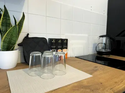 Küche/Küchenzeile in der Unterkunft HolidayHome Apartments I Top Design Apartment in Heart of Berlin-Friedrichshain
