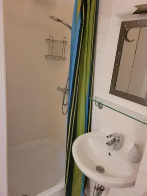 Ein Badezimmer in der Unterkunft Cosy Unterkunft in ruhiger Citylage in Berlin-Mitte
