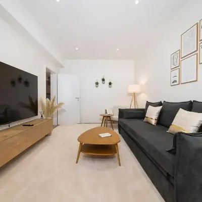 120sqm & 5-room luxury apartment with 2 bathrooms