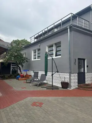 Das Gebäude in dem sich die Ferienwohnung befindet