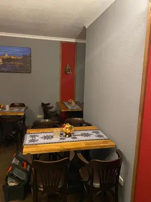 Ein Restaurant oder anderes Speiselokal in der Unterkunft Hotel zum Ziehbrunnen