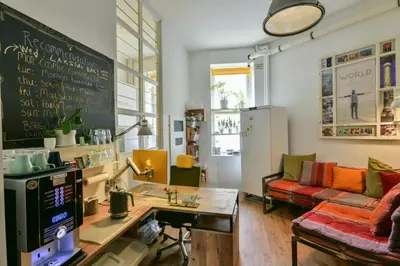 Ein Sitzbereich in der Unterkunft Kiez Hostel Berlin