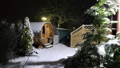 Cabin by the lake for 4 people with Fireplace and Sauna im Winter