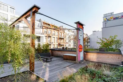Ein Garten an der Unterkunft SOMNIA Berlin by Chaussee36