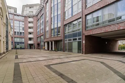 Das Gebäude in dem sich das Aparthotel befindet