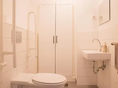Ein Badezimmer in der Unterkunft Kleines Steglitz