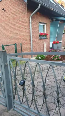 Das Gebäude in dem sich das Ferienhaus befindet